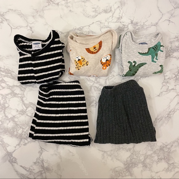 Old Navy Other - Old Navy Baby Bundle Set size 0-3 months